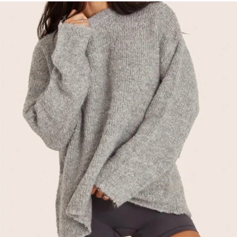 SET Active BOUCLÉ OVERSIZED CREWNECK SWEATER - HEATHER GREY
Heather Grey / S